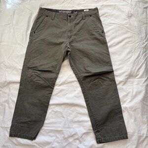 Wrangler Outdoor Series Classic Casual Everyday Olive Green Pants 38x30